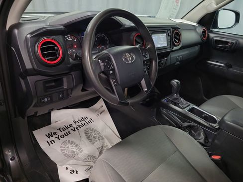 Used 2018 Toyota Tacoma SR image 13