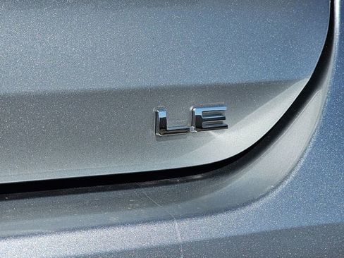 Used 2024 Toyota Highlander LE image 32