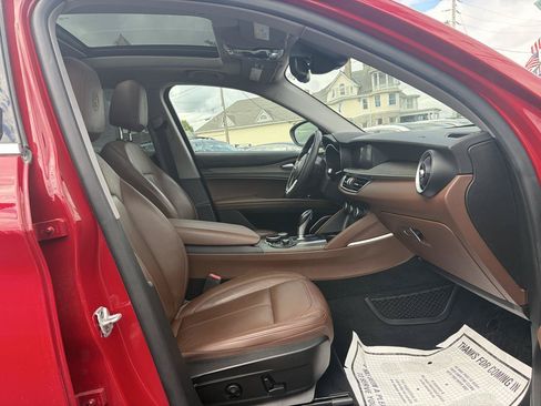 Used 2018 Alfa Romeo Stelvio Ti AWD/4WD image 19
