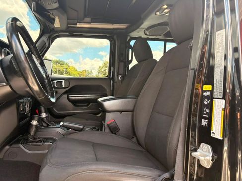 Used 2021 Jeep Wrangler Unlimited Sport AWD/4WD image 31