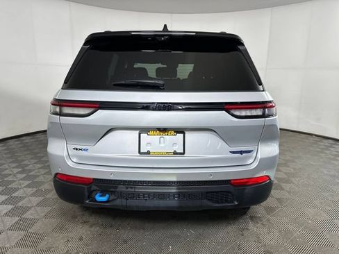 Used 2023 Jeep Grand Cherokee Trailhawk w/ Luxury Tech Group III AWD/4WD image 4