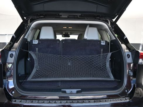 Used 2022 Toyota Highlander XLE image 18