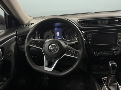 Used 2020 Nissan Rogue SV FWD image 10