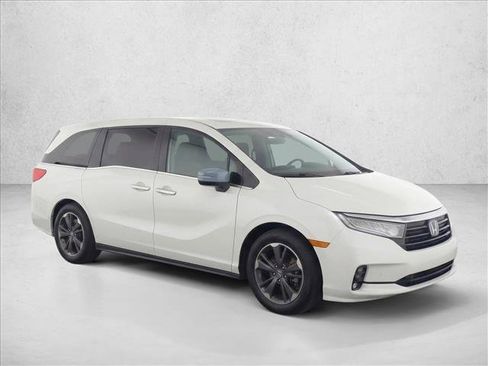 Used 2023 Honda Odyssey Elite image 3