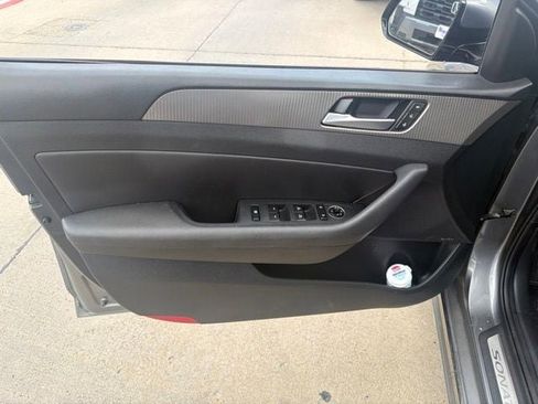 Used 2019 Hyundai Sonata Limited FWD image 11