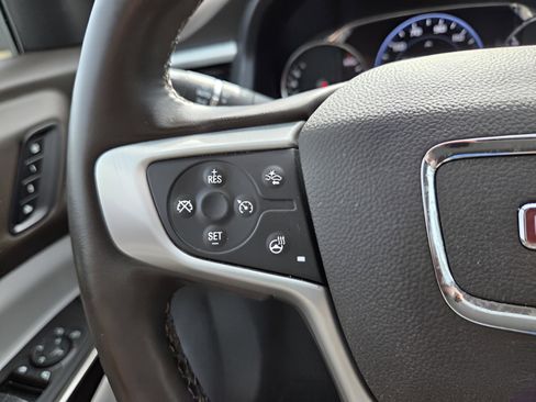 Used 2023 GMC Acadia SLT w/ Technology Package image 26