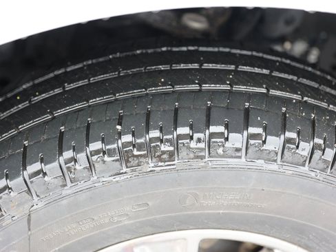 Certified 2022 Ford F150 XLT w/ Equipment Group 302A High image 14