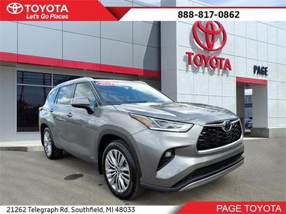 Used 2025 Toyota Highlander Platinum