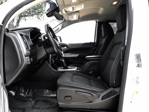 Used 2022 Chevrolet Colorado LT w/ LT Convenience Package image 3