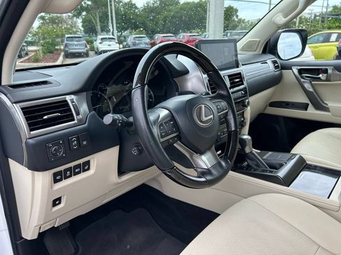 Used 2022 Lexus GX 460 Premium w/ Premium Package AWD/4WD image 16