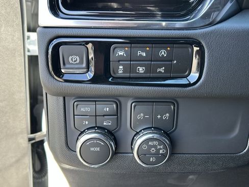 New 2026 GMC Yukon Denali w/ Sun & Power Step Package image 18