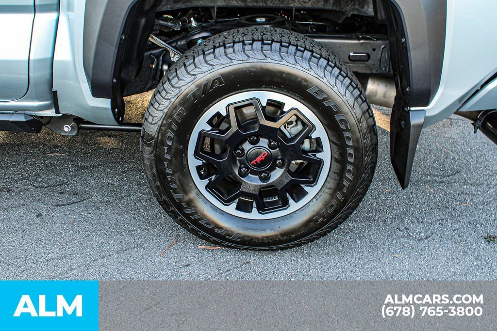 Used 2025 Toyota Tacoma TRD Off-Road AWD/4WD image 15
