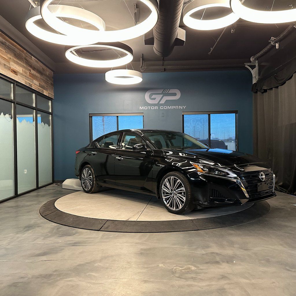 Used 2023 Nissan Altima 2.5 SL AWD/4WD image 1