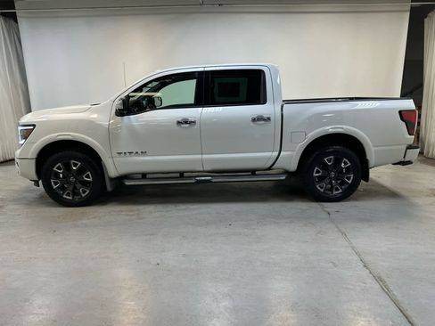 Certified 2021 Nissan Titan Platinum Reserve w/ Moonroof Package image 9