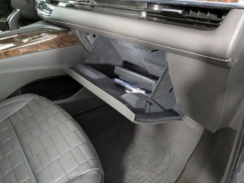 Certified 2021 Cadillac Escalade Sport Platinum image 35