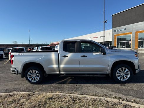 Used 2020 Chevrolet Silverado 1500 Custom w/ Custom Value Package image 5