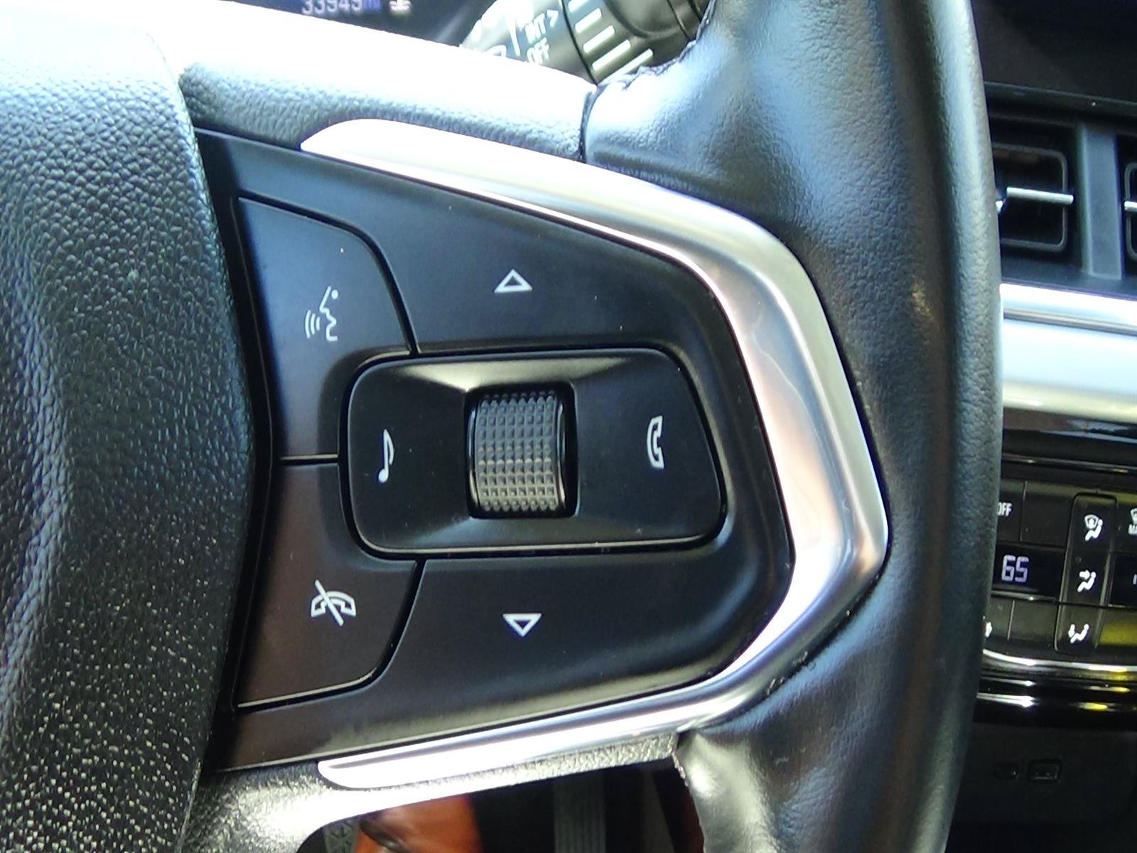 Used 2025 Chevrolet Trax LT w/ LT Convenience Package FWD image 21