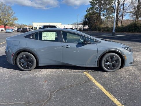 New 2026 Toyota Prius SE image 4