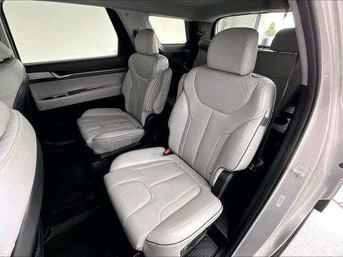 Used 2025 Hyundai Palisade SEL FWD image 31