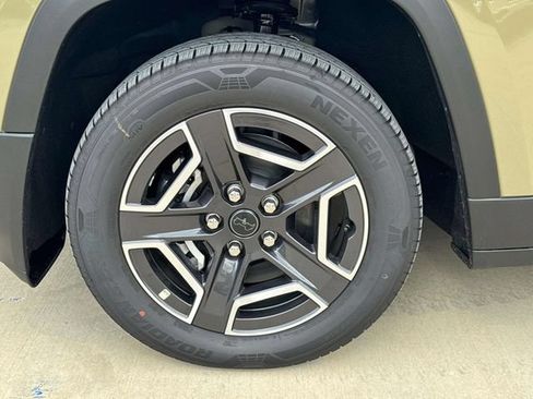 New 2026 Jeep Cherokee Laredo AWD/4WD image 4