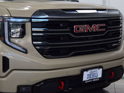 Used 2023 GMC Sierra 1500 AT4 w/ AT4 Premium Package AWD/4WD image 12