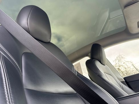 Used 2020 Tesla Model Y Long Range image 14