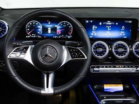 New 2026 Mercedes-Benz GLB 250 4MATIC image 14