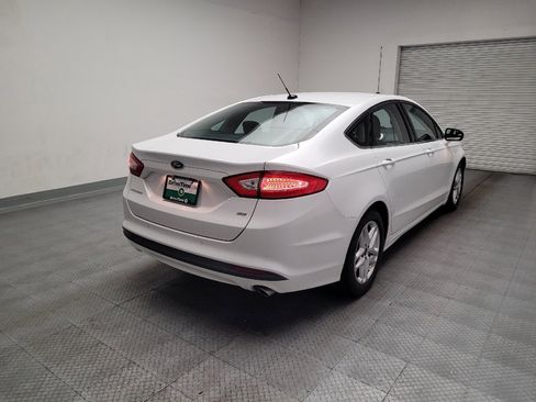 Used 2015 Ford Fusion SE FWD image 9