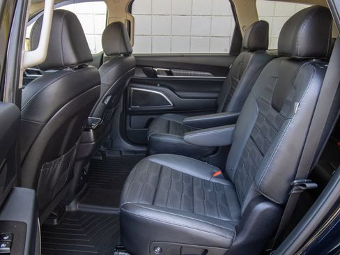 Used 2023 Kia Telluride SX Prestige AWD/4WD image 17
