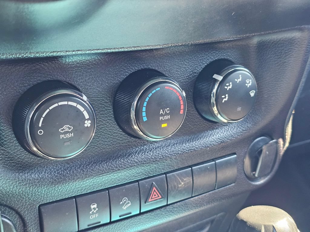 Used 2016 Jeep Wrangler Unlimited Sport AWD/4WD image 28