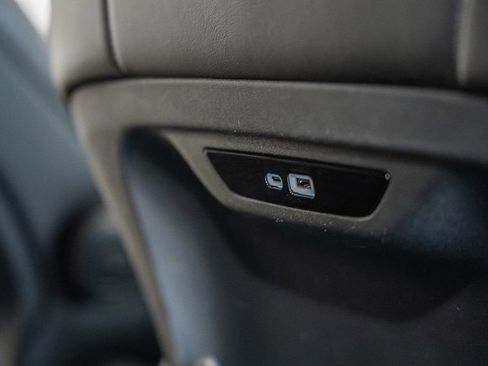 Used 2025 Chrysler Pacifica Select FWD image 37