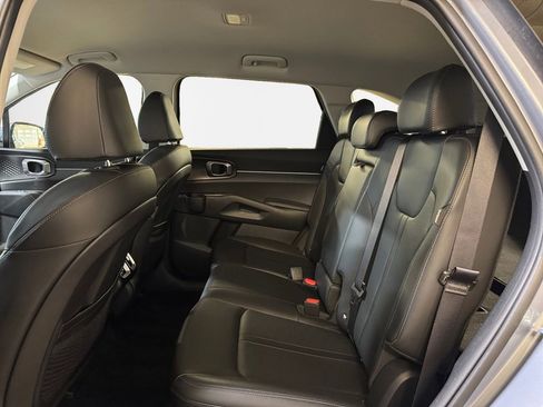 Certified 2025 Kia Sorento S image 24