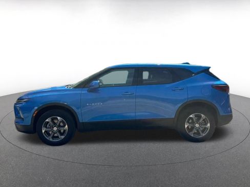 Used 2025 Chevrolet Blazer LT FWD image 7