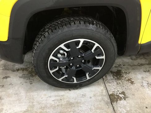 Used 2023 Jeep Renegade Trailhawk w/ Trailer Tow Group AWD/4WD image 7