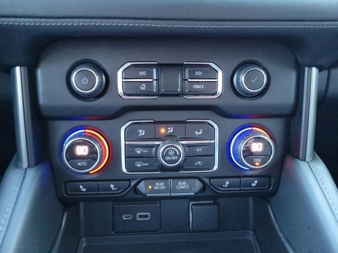 Used 2023 Chevrolet Tahoe Z71 w/ Luxury Package image 21