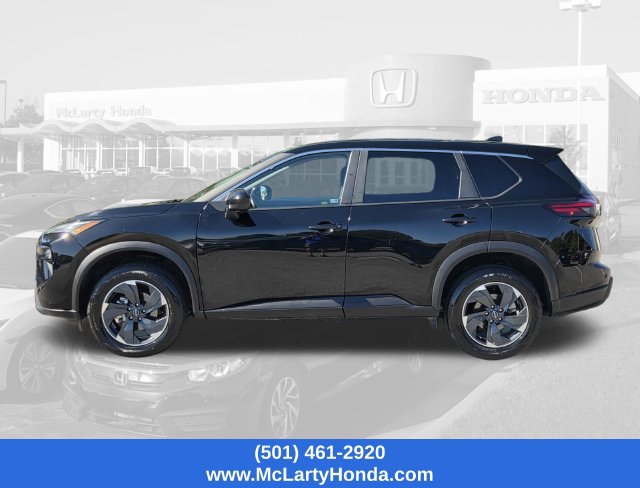 Used 2025 Nissan Rogue SV FWD image 2