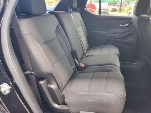 Used 2023 Chevrolet Traverse LT w/ LPO, Cargo Package FWD image 14