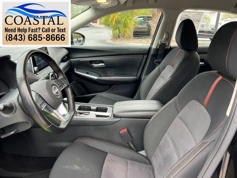 Certified 2025 Nissan Sentra SR FWD image 9