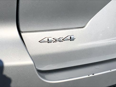 Used 2022 Jeep Grand Cherokee Summit w/ Luxury Tech Group V image 9