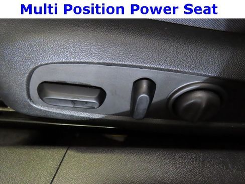 Used 2023 Chevrolet Malibu LT image 19