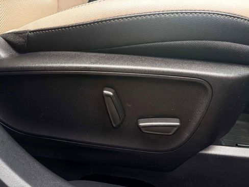 Used 2022 Ford Escape Titanium w/ Class II Trailer Tow Package image 12