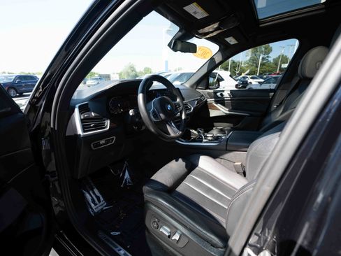 Used 2021 BMW X5 xDrive40i w/ M Sport Package AWD/4WD image 8
