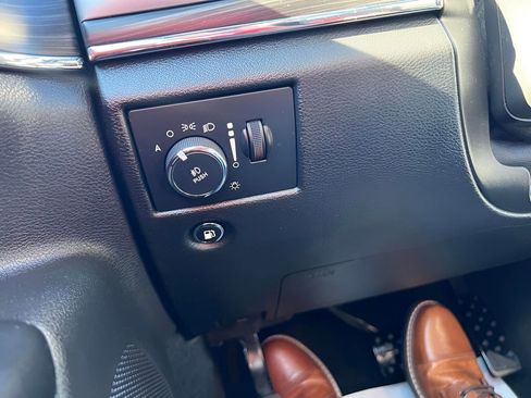 Used 2022 Jeep Grand Cherokee Limited image 32