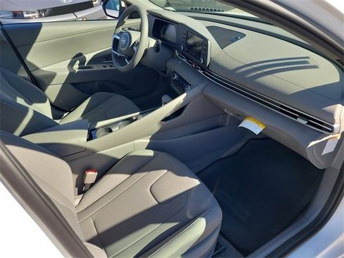 Certified 2025 Hyundai Elantra Blue image 16