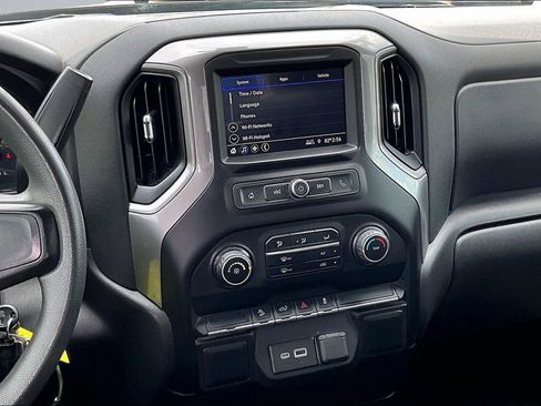 Used 2021 Chevrolet Silverado 1500 Custom Trail Boss AWD/4WD image 6