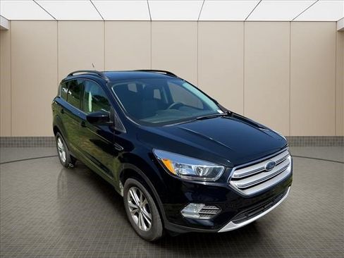 Used 2018 Ford Escape SE w/ SE Sync 3 Package AWD/4WD image 8