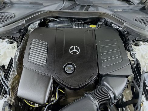 Used 2025 Mercedes-Benz GLC 300 4MATIC image 31