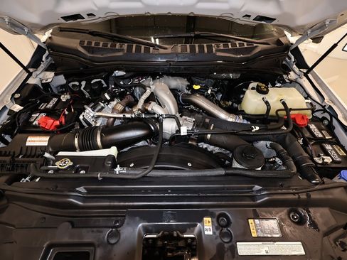 Certified 2022 Ford F350 Lariat w/ Lariat Ultimate Package image 47