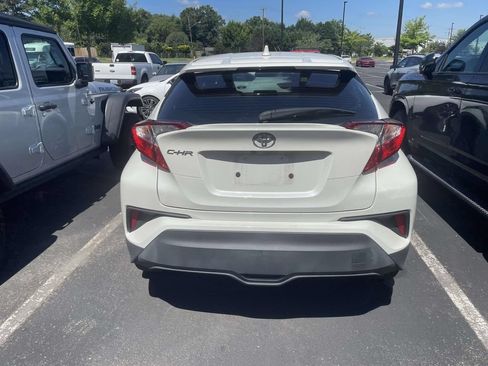 Used 2021 Toyota C-HR LE FWD image 5