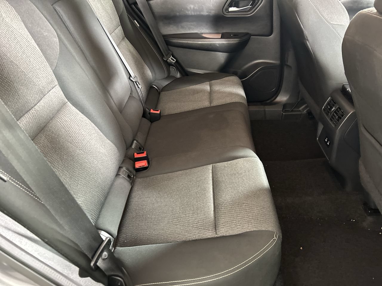 Used 2025 Nissan Rogue SV FWD image 25